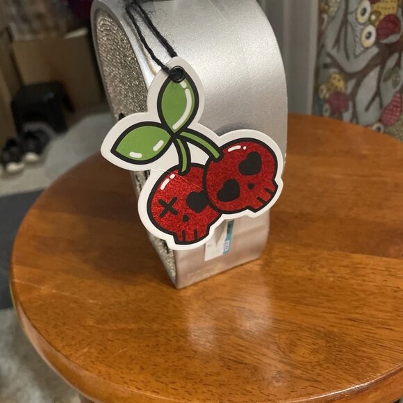 Decorative Rhinestone Skull Soap Dispenser - NWT - Picture 3 of 4